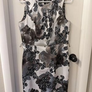 Elegant Black and Gray Sleeveless Dress